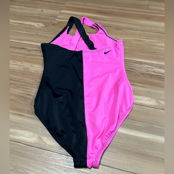 Nike Duo Colored One Piece Swimsuit Size Medium - Picture 2 of 3